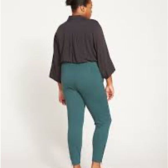 NWT Universal Standard Sea Moss Green Moro Pocket Signature Ponte Pants Size 6/8 - Picture 8 of 9